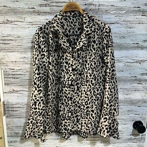 Super cute blouse size 3X